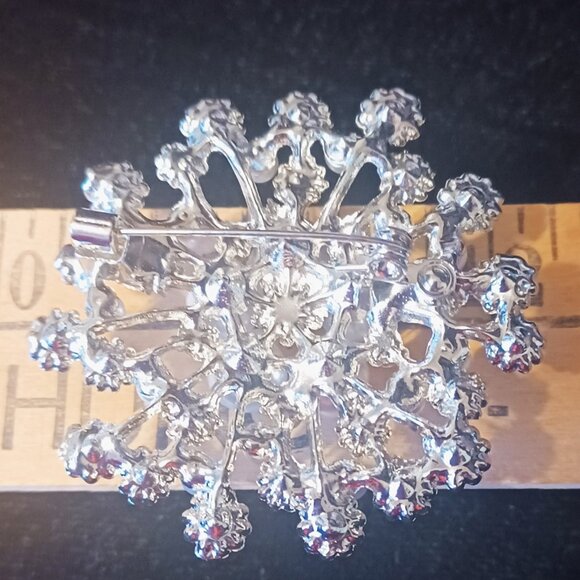 Rhinestone & Pearl  Brooch - Picture 4 of 4